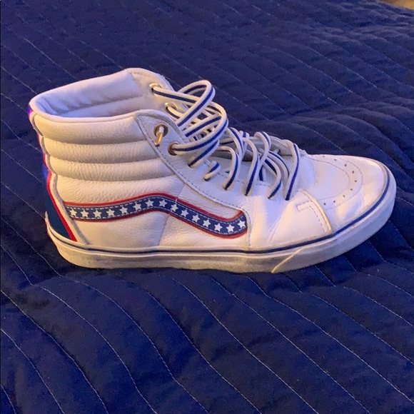 Vans - Picture 1 of 5